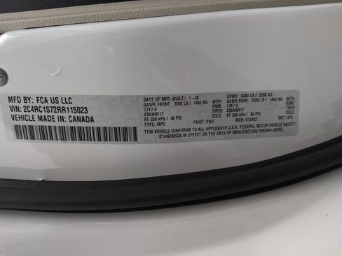 Used 2024 Chrysler Pacifica Limited FWD image 33