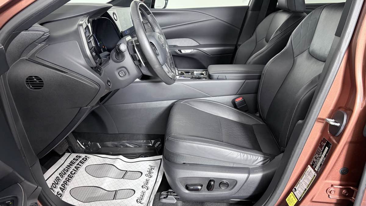 Used 2023 Lexus RX 350 Premium Plus w/ Accessory Package AWD/4WD image 13