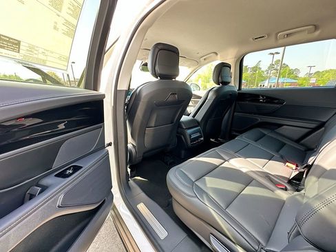 New 2026 Lincoln Nautilus Premier AWD/4WD image 17