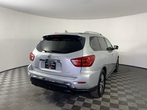 Used 2019 Nissan Pathfinder SL image 3