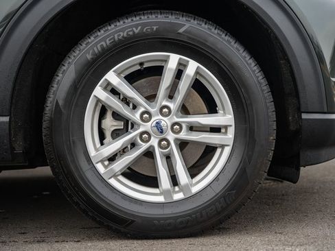 Used 2024 Ford Explorer XLT w/ Equipment Group 202A image 18