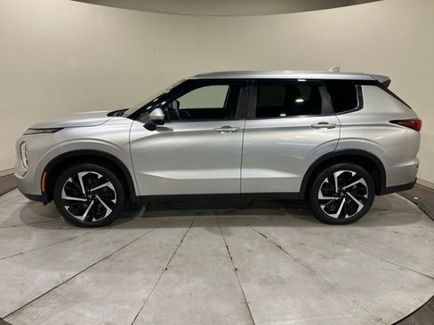 Used 2022 Mitsubishi Outlander ES image 8