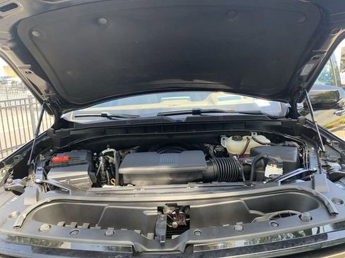 Used 2024 Chevrolet Suburban High Country image 16