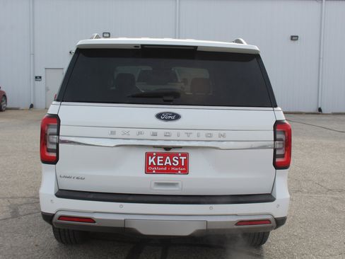 Used 2022 Ford Expedition Limited image 3