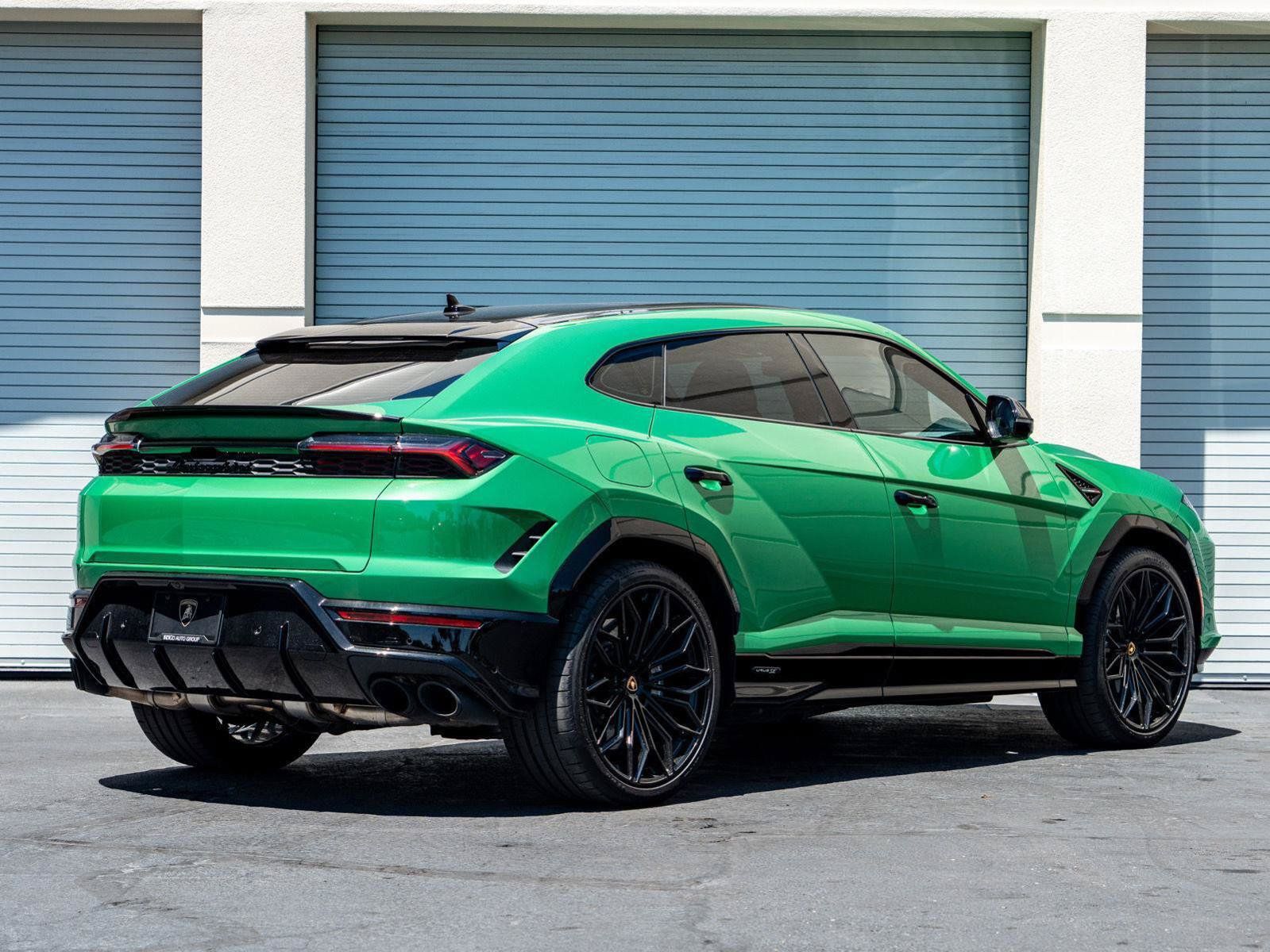 Used 2025 Lamborghini Urus Performante AWD/4WD image 4
