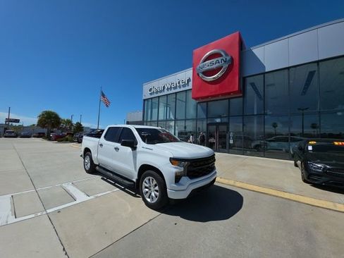 Used 2022 Chevrolet Silverado 1500 Custom image 1