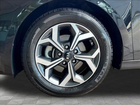 Used 2021 Kia Forte LXS FWD image 30