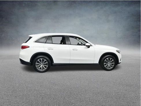 Used 2024 Mercedes-Benz GLC 300 image 3