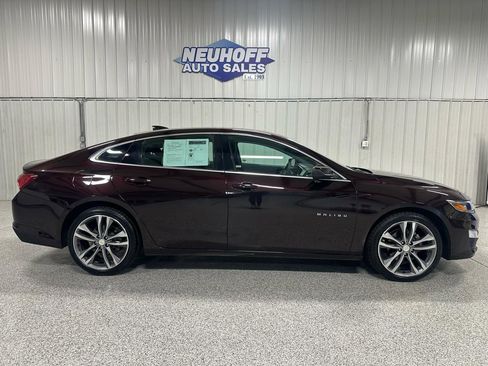 Used 2021 Chevrolet Malibu LT FWD image 1