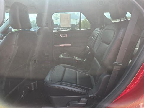 Used 2023 Ford Explorer XLT w/ Equipment Group 202A AWD/4WD image 11