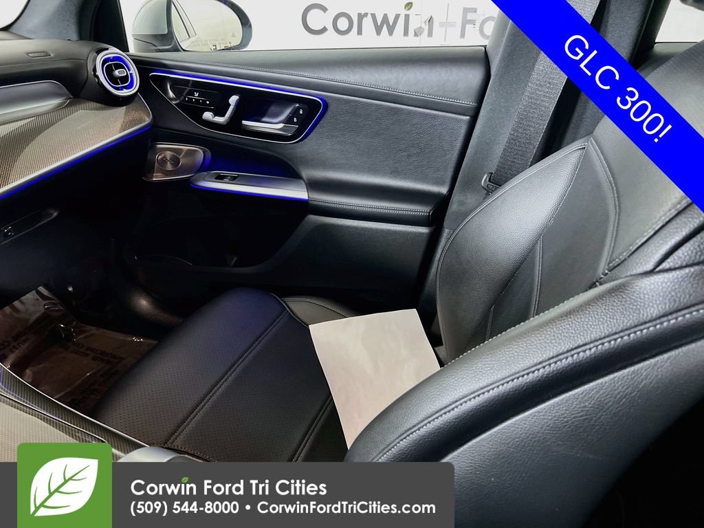 Used 2023 Mercedes-Benz GLC 300 4MATIC image 29