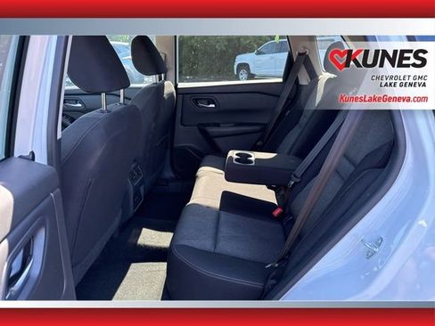 Used 2024 Nissan Rogue SV image 19