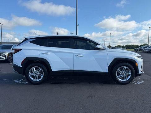 Used 2025 Hyundai Tucson SE FWD image 4