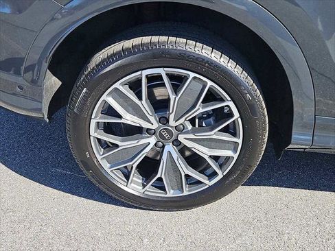 Certified 2025 Audi Q5 Premium w/ Premium Plus AWD/4WD image 8