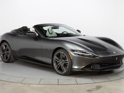 Used 2024 Ferrari Roma Spider image 9