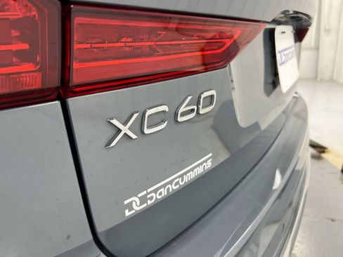 Used 2023 Volvo XC60 B5 Plus FWD image 27
