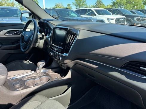 Certified 2023 Chevrolet Traverse LT FWD image 17