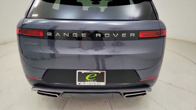 Used 2024 Land Rover Range Rover Sport SE AWD/4WD image 27