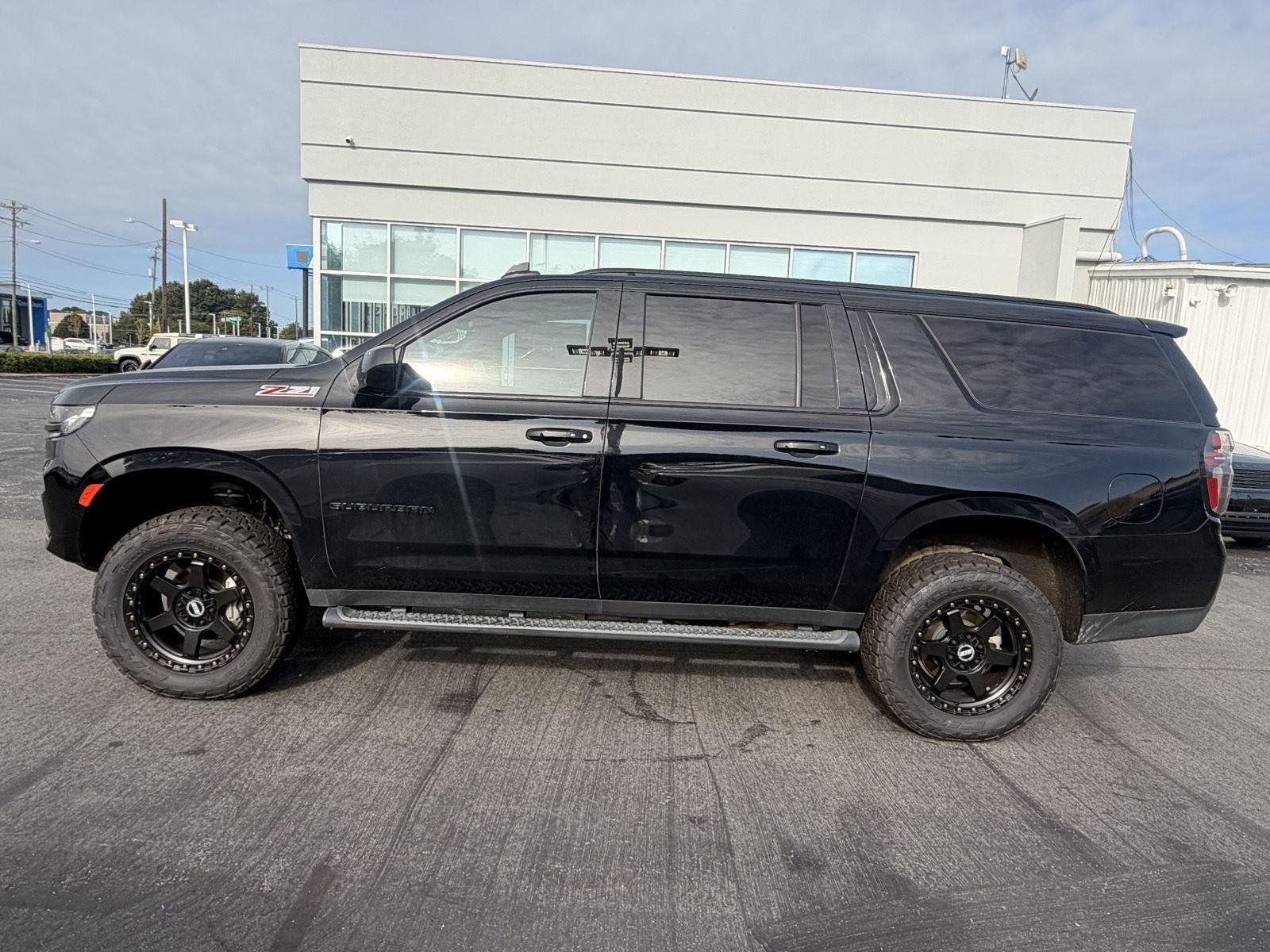 Used 2021 Chevrolet Suburban Z71 w/ Rear Media and Nav Package AWD/4WD image 2