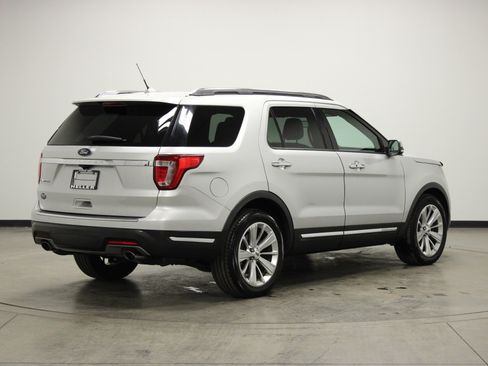 Used 2019 Ford Explorer Limited w/ Class III Trailer Tow Package image 8