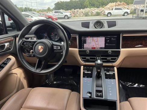 Used 2023 Porsche Macan AWD/4WD image 18