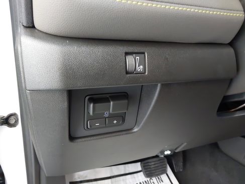 Used 2026 Chevrolet Colorado ZR2 w/ Technology Package image 24