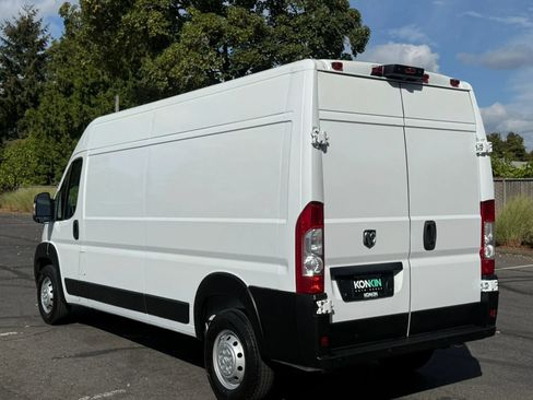 Used 2020 RAM ProMaster 2500 w/ Interior Convenience Group FWD image 4