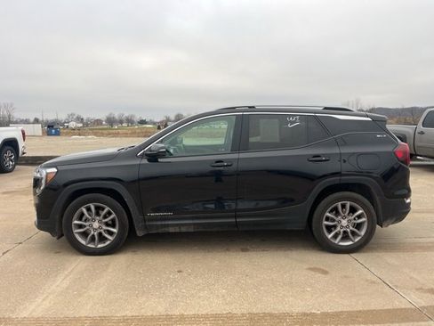 Used 2024 GMC Terrain SLT image 6