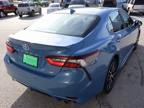 Used 2024 Toyota Camry SE image 5