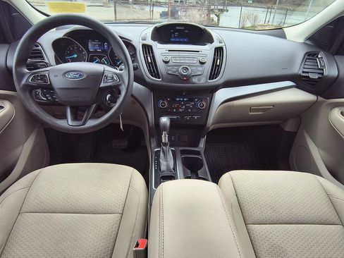 Used 2017 Ford Escape SE w/ SE Cold Weather Package AWD/4WD image 11