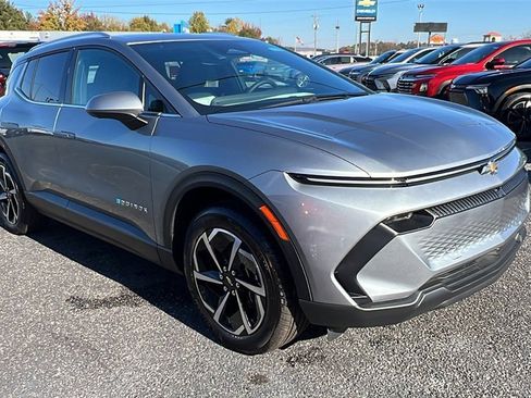 New 2026 Chevrolet Equinox EV LT image 3