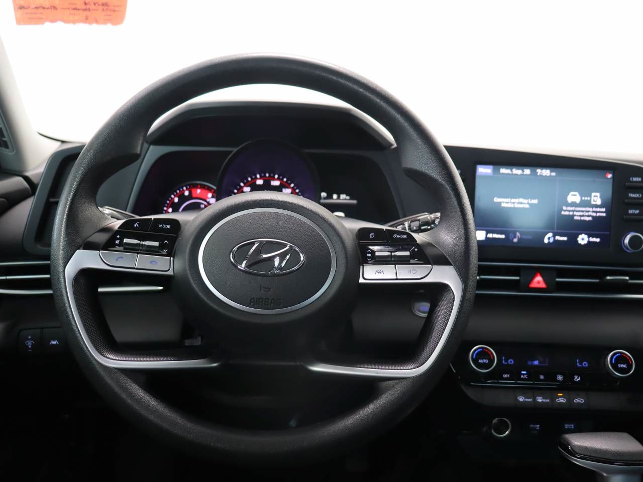 Used 2023 Hyundai Elantra SEL FWD image 12