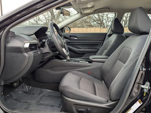 Used 2024 Nissan Altima 2.5 SV image 10