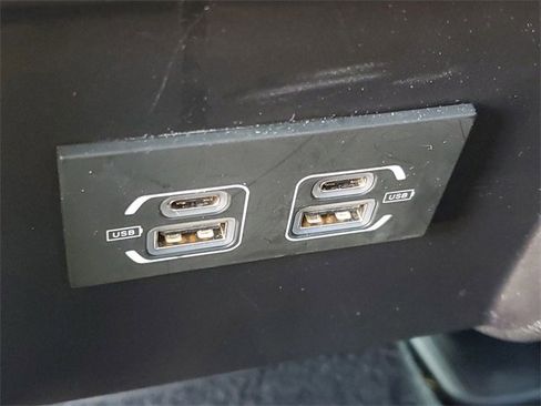 Used 2021 Jeep Cherokee Latitude Lux 80th Anniv w/ Quick Order Package 26U 80TH image 11