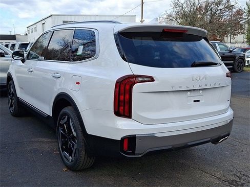 New 2025 Kia Telluride S image 2