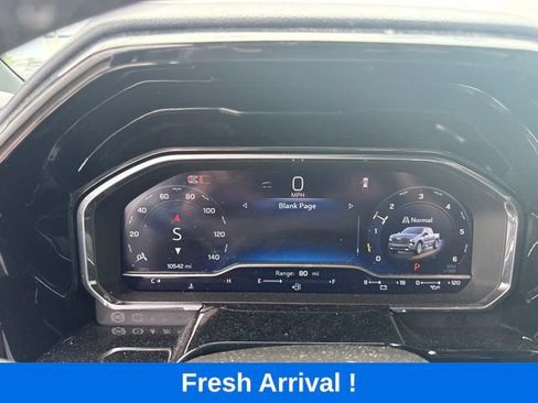 Used 2024 Chevrolet Silverado 1500 High Country w/ Technology Package RWD image 4