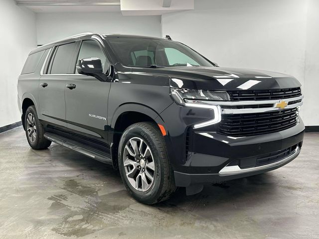 Used 2022 Chevrolet Suburban LT w/ LT Signature Plus Package AWD/4WD image 10
