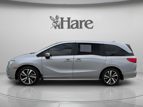 Certified 2024 Honda Odyssey Touring image 2