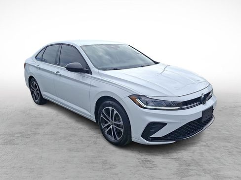 Used 2025 Volkswagen Jetta Sport image 7