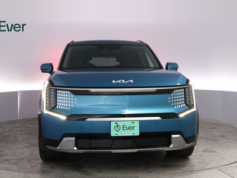 Used 2024 Kia EV9 Land AWD/4WD image 12