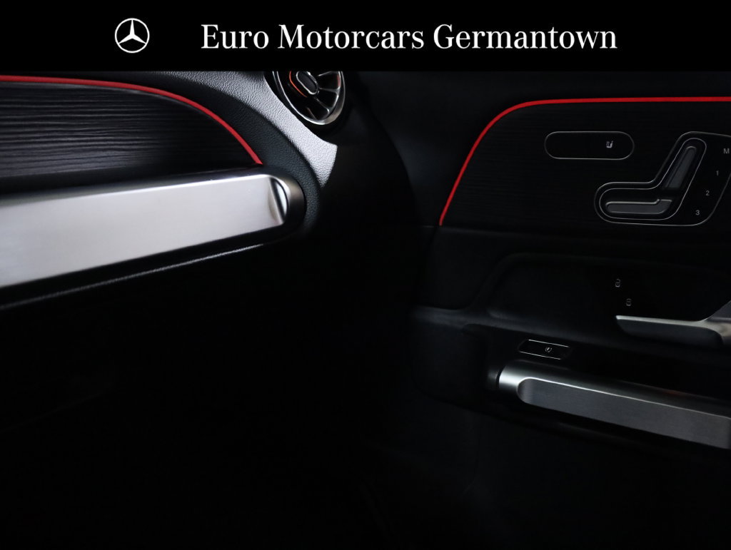 Used 2023 Mercedes-Benz GLB 250 4MATIC w/ Premium Package image 23