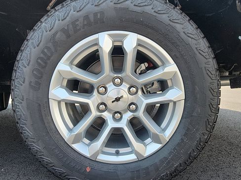 New 2026 Chevrolet Silverado 1500 RST w/ Z71 Off-Road Package AWD/4WD image 9