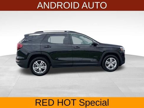 Used 2024 GMC Terrain SLE w/ Driver Convenience Package FWD image 8
