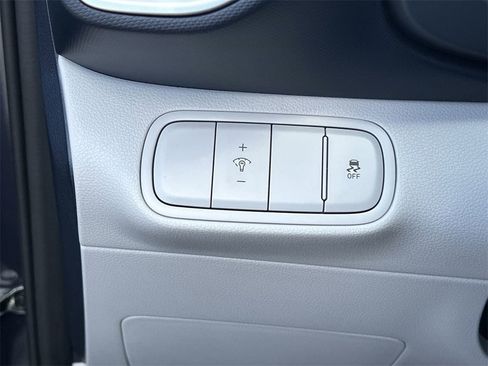 New 2025 Hyundai Venue Limited image 25