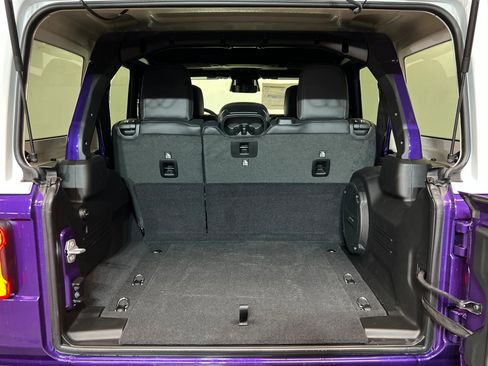 New 2026 Jeep Wrangler Unlimited Sahara w/ Whitecap Package AWD/4WD image 22