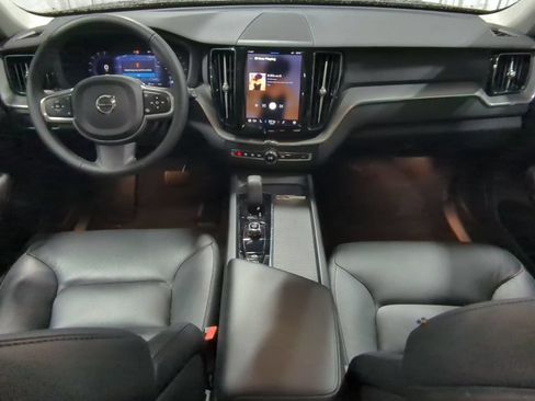 Used 2024 Volvo XC60 B5 Core AWD/4WD image 17