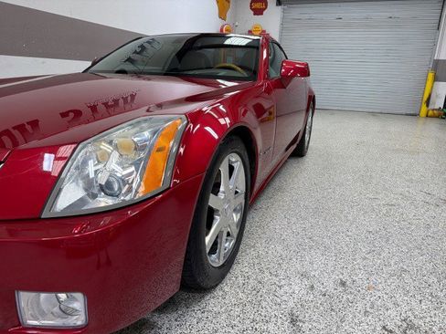 Used 2004 Cadillac XLR image 10