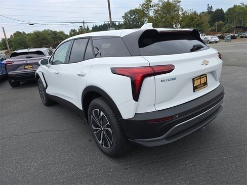 New 2025 Chevrolet Blazer EV LT image 6