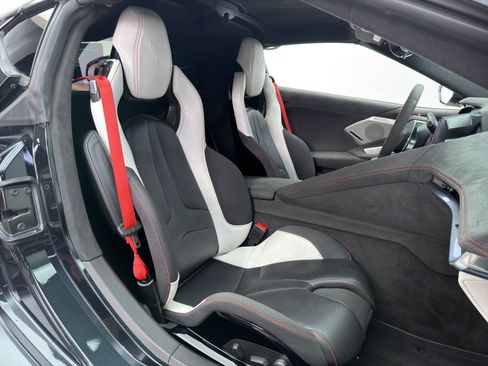 Used 2023 Chevrolet Corvette Stingray Premium Cpe w/ Z51 Performance Package RWD image 26