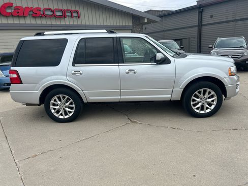 Used 2016 Ford Expedition Limited image 2